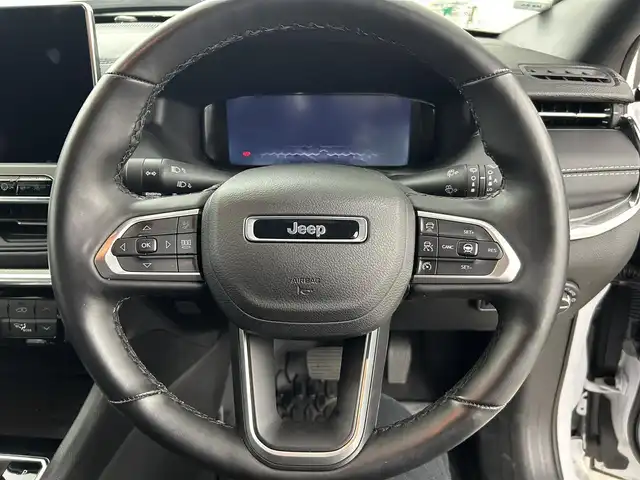 クライスラー・ジープ ジープ コンパス Sモデル 福島県 2023(令5)年 1.5万km パール 【AA車両・落札不可・価格変更中】/アダプティブクルーズコントロール/・アクティブ レーン マネジメント/・ハイウェイアシストシステム/・フルスピードフォワードコリジョンワーニング/・衝突被害軽減ブレーキ/・ブラインドスポットモニター/・ParkSenseフロント・リアパークアシスト/・ParkSense縦列/並列パークアシスト・アンパークアシスト/・サラウンドビューカメラ /・トラフィックサインレコグニション /・アクティブスピードリミッター /純正ナビゲーション/・バックカメラ/・360°カメラ/・ETC/・前後ドライブレコーダー/プッシュスタート/・スマートキー/革巻きステアリング/・ステアリングスイッチ/LEDライト/・フォグライト/・オートライト/・オートハイビーム/フロアマット