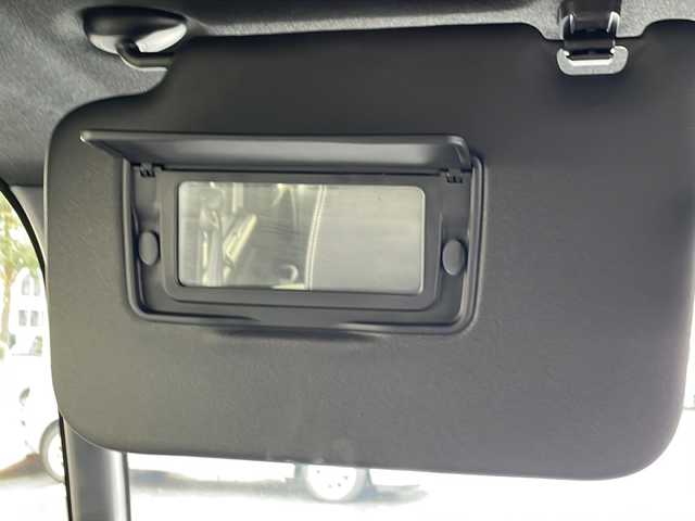 ホンダ Ｎ ＢＯＸ カスタム G L ターボ ホンダセンシング 鳥取県 2019(平31)年 4.2万km プラチナホワイトパール ホンダセンシング/Gathersナビ【VXM-194VFi】/・フルセグ/Bluetooth/CD/DVD/バックカメラ/スマートキー/プッシュスタート/ビルトインETC/ターボ/ハーフレザーシート/両側電動スライドドア/純正15AW/パドルシフト/ABS/横滑り防止装置/前後誤発信抑制機能/レーンキープアシスト/オートライト/LEDヘッドライト/W&サイドエアバック/カーテンエアバック