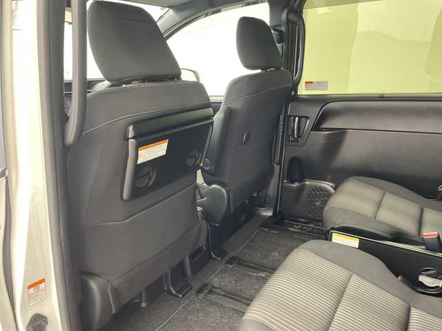 トヨタ ヴォクシー ハイブリッド ZS 煌Ⅱ 兵庫県 2019(平31)年 5.1万km ホワイトパールクリスタルシャイン ・トヨタセーフティーセンス/・プリクラッシュセーフティ/・レーンディバチャーアラート/・オートハイビーム/・パーキングサポートブレーキ/・クリアランスソナー/・先行車発進告知/・社外９インチメモリナビ/・フルセグ＆BT&DVD＆SD/・バックカメラ/・社外前方ドライブレコーダー/・両側パワースライドドア/・LEDヘッドライト/・フォグ/・オートライト/・ETC/・スマートキー/・プッシュスタート/・クルーズコントロール/・前席シートヒーター/・リヤエアコン/・革巻きステアリング