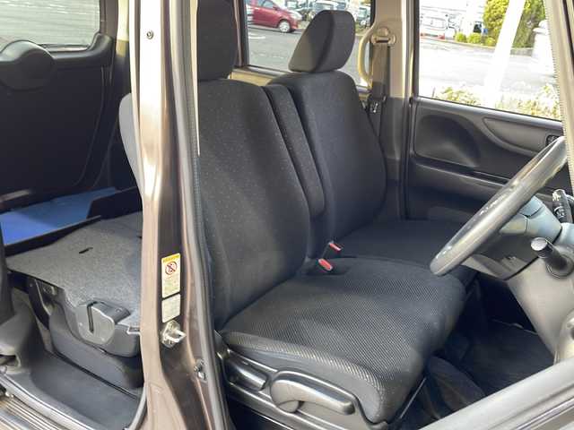 ホンダ Ｎ ＢＯＸ G SSパッケージ 静岡県 2015(平27)年 6.4万km プレミアムブロンズパール 純正ナビ/AM/FM/CD/DVD/USB/ipod/SD/Bluetooth/ワンセグTV/VTR/AUX/主要装備/・純正ナビ　/・バックカメラ　/・ドライブレコーダー　/・両側パワースライドドア　/・アイドリングストップ　/・スマートキー　/・シティーブレーキ　/・ワンオーナー　/・衝突軽減システム　/・横滑り防止装置　/・ステアリングリモコン/・取扱説明書/・保証書/・カーテンエアバック/・純正アルミホイール/・純正フロアマット