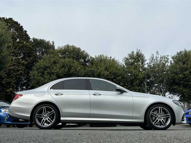 メルセデス・ベンツ Ｅ３００ アバンギャルド スポーツ 東京都 2019(令1)年 2.6万km イリジウムシルバー 外部検査済み/純正HDDナビ/フルセグTV/Bluetoothオーディオ/360°カメラ/エクスクルーシブパッケージ/・エアバランスパッケージ/・Burmesterサラウンドサウンドシステム/黒革シート/全席シートヒーター/マルチビームLEDヘッドライト/レーダークルーズコントロール/ブラインドスポットモニター/レーンアシスト/パワートランクリッド/ドライブレコーダー（ZDR-017）/社外セーフティーレーダー（AR-333）/純正19インチアルミホイール