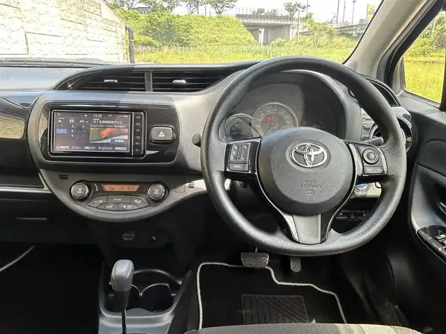 トヨタ ヴィッツ ハイブリッド F セーフティーエディションⅢ 長崎県 2019(令1)年 7.1万km シルバーM 純正メモリナビ/(CD/DVD/BT/フルセグ)/バックカメラ/衝突軽減ブレーキ/レーンアシスト/コーナーセンサー/ETC/ドライブレコーダー/ステアリングスイッチ/オートライト/スマートキー/プッシュスタート