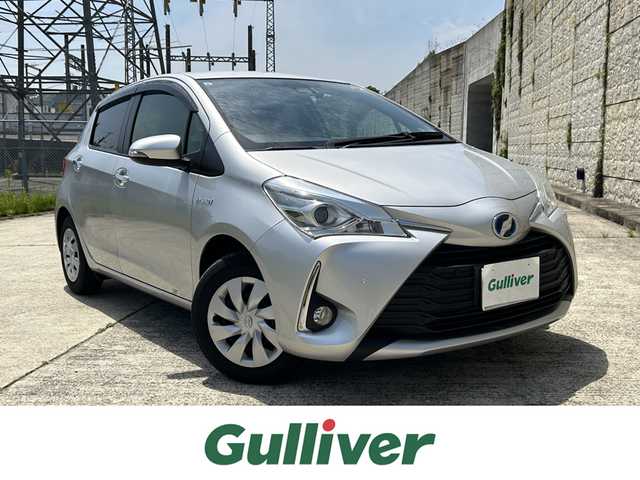 トヨタ ヴィッツ ハイブリッド F セーフティーエディションⅢ 長崎県 2019(令1)年 7.1万km シルバーM 純正メモリナビ/(CD/DVD/BT/フルセグ)/バックカメラ/衝突軽減ブレーキ/レーンアシスト/コーナーセンサー/ETC/ドライブレコーダー/ステアリングスイッチ/オートライト/スマートキー/プッシュスタート