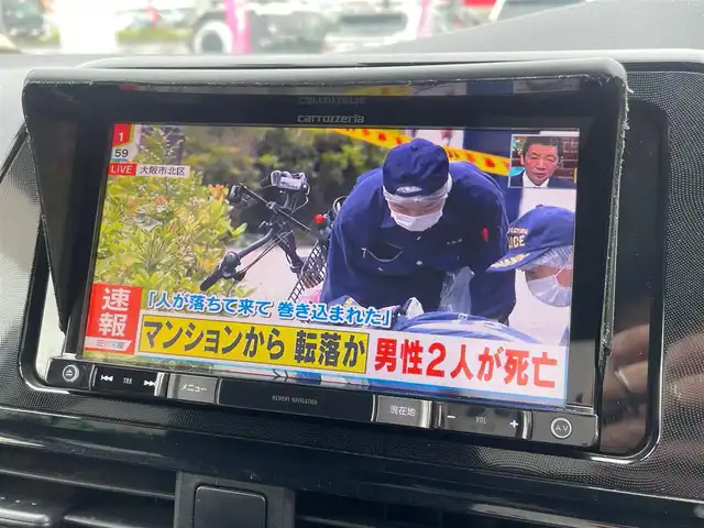 トヨタ シエンタ X Vパッケージ 埼玉県 2017(平29)年 4.9万km シルバーM 車いす仕様車スロープタイプ3//助手席回転チルトシート//モデリスタエアロ//社外メモリナビ//フルセグTV//バックカメラ//CD/DVD/Bluetooth//ビルトインETC//リモコンキー//PCS 衝突軽減ブレーキ//LDA 車線逸脱警報//Wエアバッグ&ABS//横滑り防止装置//ドライブレコーダー//オートハイビーム//スモークフィルム//ドアバイザー//社外15インチAW//ホイール付き夏タイヤ積込//新車時保証書//取扱説明書//スペアキー×2