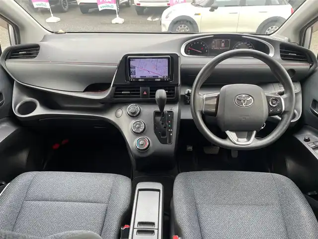 トヨタ シエンタ X Vパッケージ 埼玉県 2017(平29)年 4.9万km シルバーM 車いす仕様車スロープタイプ3//助手席回転チルトシート//モデリスタエアロ//社外メモリナビ//フルセグTV//バックカメラ//CD/DVD/Bluetooth//ビルトインETC//リモコンキー//PCS 衝突軽減ブレーキ//LDA 車線逸脱警報//Wエアバッグ&ABS//横滑り防止装置//ドライブレコーダー//オートハイビーム//スモークフィルム//ドアバイザー//社外15インチAW//ホイール付き夏タイヤ積込//新車時保証書//取扱説明書//スペアキー×2