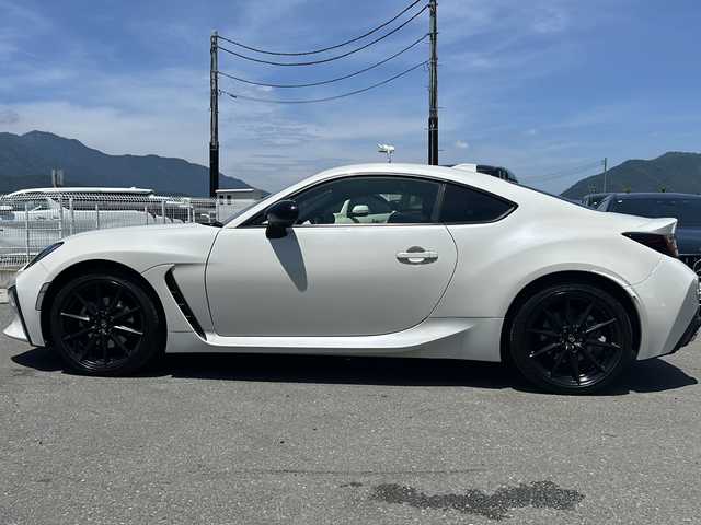 トヨタ ＧＲ８６ RZ 山梨県 2022(令4)年 3.5万km クリスタルホワイトパール ワンオーナー/純正ナビ/BT/CD/フルセグ/TV/AM/FM/バックカメラ/テレビキャンセラー/ETC2.0/純正エアロ/リア/純正18インチアルミホイール/ハーフレザーシート/前席シートヒーター/パドルシフト/ステアリングリモコン/レーダークルーズコントロール/純正フロアマット/LEDヘッドライト/スマートキー/スペアキー1本/前後ドライブレコーダー