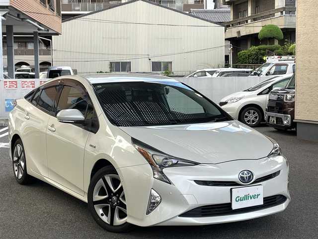 トヨタ プリウス A ツーリングセレクション 大阪府 2016(平28)年 7.4万km ホワイトパールクリスタルシャイン メモリナビ/フルセグテレビ/バックカメラ/ビルトインETC/アイドリングストップ/クルーズコントロール/プッシュスタート/シートヒーター/エアシート/横滑り防止装置/クルーズコントロール/オートライト/オートハイビーム/純正フロアマット/ドライブレコーダー