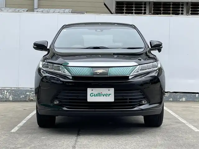 トヨタ ハリアー プレミアム 青森県 2018(平30)年 5.8万km ブラック ワンオーナー /4WD/寒冷地仕様/純正SDナビ/ (CD/DVD/BT/SD)/フルセグTV/バックカメラ/Toyota Safety Sense P/・プリクラッシュセーフティ/・レーンディパーチャーアラート/・アダプティブハイビーム/・オートマチックハイビーム/・レーダークルーズコントロール/インテリジェントクリアランスソナー/純正エンジンスターター /パワーバックドア /オートライト/LEDヘッドライト/フォグランプ/リアフォグランプ/ウッドコンビステアリング/ステアリングリモコン/電動ステアリングチルト/ETC/自動防眩ミラー/オートブレーキホールド/純正フロアマット/純正ラバーフロアマット/純正ドアバイザー/18インチ純正アルミホイール/スペアキー/取扱説明書/保証書