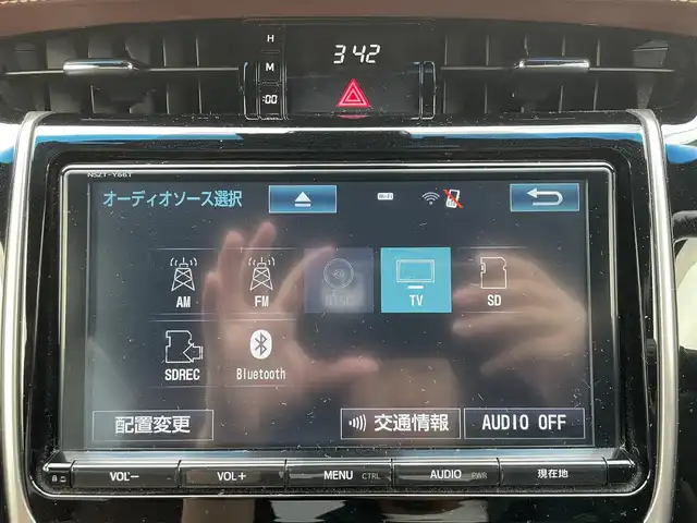 トヨタ ハリアー プレミアム 青森県 2018(平30)年 5.8万km ブラック ワンオーナー /4WD/寒冷地仕様/純正SDナビ/ (CD/DVD/BT/SD)/フルセグTV/バックカメラ/Toyota Safety Sense P/・プリクラッシュセーフティ/・レーンディパーチャーアラート/・アダプティブハイビーム/・オートマチックハイビーム/・レーダークルーズコントロール/インテリジェントクリアランスソナー/純正エンジンスターター /パワーバックドア /オートライト/LEDヘッドライト/フォグランプ/リアフォグランプ/ウッドコンビステアリング/ステアリングリモコン/電動ステアリングチルト/ETC/自動防眩ミラー/オートブレーキホールド/純正フロアマット/純正ラバーフロアマット/純正ドアバイザー/18インチ純正アルミホイール/スペアキー/取扱説明書/保証書