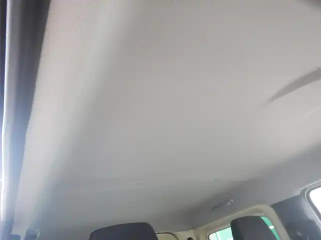 スズキ ジムニー XC 静岡県 2021(令3)年 4.2万km シフォンアイボリーM ワンオーナー/新車保証書/デュアルセンサーブレーキサポート/車線逸脱警報/パートタイム4WD/・高低二段切り替え式（後輪駆動ベース）/スマートキー×2/プッシュスタート/インタークーラーターボエンジン/ヘッドライトウォッシャー/オートライト/社外フロアマット/バックカメラ（本体のみ）/背面タイヤ/TOYO TIRES オープンカントリーR/T/前席シートヒーター/ウインカー付きドアミラー/新車保証書/取り扱い説明書
