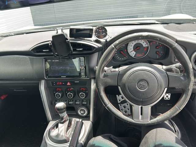 トヨタ ８６ GT リミテッド 佐賀県 2014(平26)年 11.3万km サテンホワイトパール ETC/バックカメラ/MTモード付AT/CD/Bluetooth/オートライト/エアロ/横滑り防止装置/エアバックW＋サイド/パドルシフト/sport mode / snow mode/保証書/取扱説明書/記録簿/パワーステアリング/パワーウィンドウ