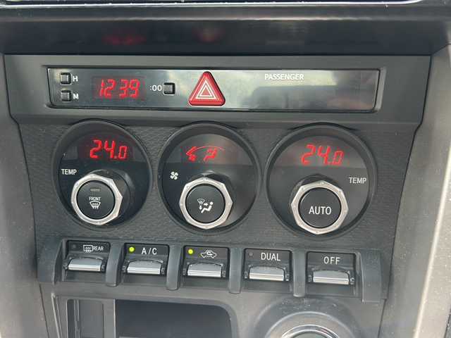 トヨタ ８６ GT リミテッド 佐賀県 2014(平26)年 11.3万km サテンホワイトパール ETC/バックカメラ/MTモード付AT/CD/Bluetooth/オートライト/エアロ/横滑り防止装置/エアバックW＋サイド/パドルシフト/sport mode / snow mode/保証書/取扱説明書/記録簿/パワーステアリング/パワーウィンドウ