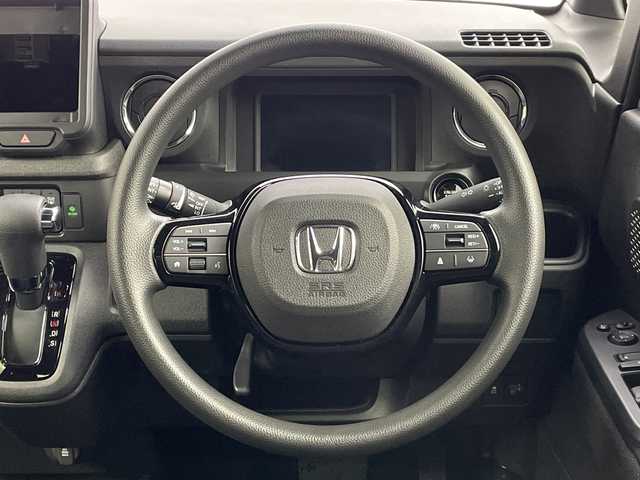 ホンダ Ｎ ＢＯＸ カスタム 新潟県 2023(令5)年 0.1千km クリスタルブラックパール ホンダセンシング/・衝突軽減ブレーキ/・路外逸脱抑制機能/・レーダークルーズコントロール/・踏み間違い防止装置/・車線逸脱警報/・パーキングセンサー/電子パーキングブレーキ/・ブレーキオートホールド/ステアリングリモコン/運転席＋助手席シートヒーター/左側パワースライドドア/LEDヘッドライト/・オートライト/純正14インチアルミホイール/電動格納ミラー/プッシュスタート/・スマートキー