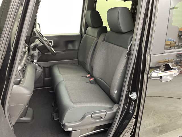 ホンダ Ｎ ＢＯＸ カスタム 新潟県 2023(令5)年 0.1千km クリスタルブラックパール ホンダセンシング/・衝突軽減ブレーキ/・路外逸脱抑制機能/・レーダークルーズコントロール/・踏み間違い防止装置/・車線逸脱警報/・パーキングセンサー/電子パーキングブレーキ/・ブレーキオートホールド/ステアリングリモコン/運転席＋助手席シートヒーター/左側パワースライドドア/LEDヘッドライト/・オートライト/純正14インチアルミホイール/電動格納ミラー/プッシュスタート/・スマートキー