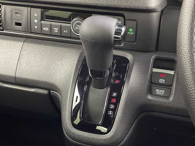 ホンダ Ｎ ＢＯＸ カスタム 新潟県 2023(令5)年 0.1千km クリスタルブラックパール ホンダセンシング/・衝突軽減ブレーキ/・路外逸脱抑制機能/・レーダークルーズコントロール/・踏み間違い防止装置/・車線逸脱警報/・パーキングセンサー/電子パーキングブレーキ/・ブレーキオートホールド/ステアリングリモコン/運転席＋助手席シートヒーター/左側パワースライドドア/LEDヘッドライト/・オートライト/純正14インチアルミホイール/電動格納ミラー/プッシュスタート/・スマートキー