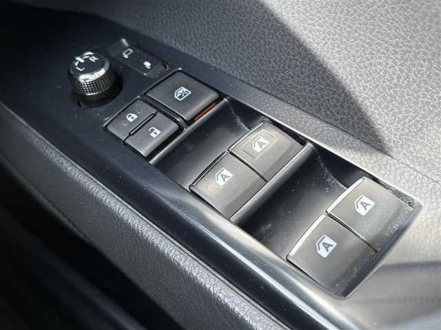 トヨタ カムリ G レザーパッケージ 愛知県 2017(平29)年 8.9万km プラチナホワイトパールマイカ ワンオーナー　フルモデリスタスポイラー　メーカーナビ　フルセグＴＶ　Ｂｌｕｅｔｏｏｔｈ　ＵＳＢ接続　バックカメラ　ビルトインＥＴＣ２．０　ドライブレコーダー　レーダークルーズ　ＬＫＡ　ＢＳＭ　シートヒータ