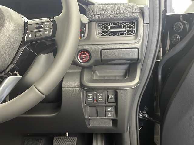 ホンダ ステップワゴン eHEV エアー EX 栃木県 2025(令7)年 0.1千km クリスタルブラックパール 登録済未使用車/・純正11.4インチナビHonda CONNECTナビ LXM-247VFLi/(BT/AM/FM/CD/DVD/フルセグ）/ホンダセンシング/・レーダークルーズコントロール/・車線逸脱警報/・ブラインドスポットモニター/・踏み間違い衝突軽減/・パーキングセンサー警報/・プリクラッシュブレーキ/・先行車発進お知らせ機能/電動リアゲート/両側パワースライドドア/コーナーセンサー/電動格納ミラー/オートヘッドライト/前席シートヒーター/ステアリングスイッチ/純正アルミホイール/プッシュスタート/スペアキー×１/保証書/取扱説明書