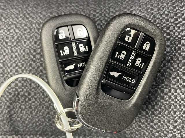 ホンダ ステップワゴン eHEV エアー EX 栃木県 2025(令7)年 0.1千km クリスタルブラックパール 登録済未使用車/・純正11.4インチナビHonda CONNECTナビ LXM-247VFLi/(BT/AM/FM/CD/DVD/フルセグ）/ホンダセンシング/・レーダークルーズコントロール/・車線逸脱警報/・ブラインドスポットモニター/・踏み間違い衝突軽減/・パーキングセンサー警報/・プリクラッシュブレーキ/・先行車発進お知らせ機能/電動リアゲート/両側パワースライドドア/コーナーセンサー/電動格納ミラー/オートヘッドライト/前席シートヒーター/ステアリングスイッチ/純正アルミホイール/プッシュスタート/スペアキー×１/保証書/取扱説明書