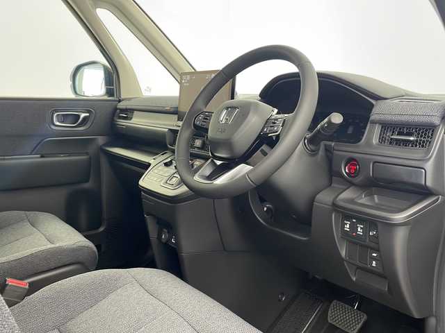 ホンダ ステップワゴン eHEV エアー EX 栃木県 2025(令7)年 0.1千km クリスタルブラックパール 登録済未使用車/・純正11.4インチナビHonda CONNECTナビ LXM-247VFLi/(BT/AM/FM/CD/DVD/フルセグ）/ホンダセンシング/・レーダークルーズコントロール/・車線逸脱警報/・ブラインドスポットモニター/・踏み間違い衝突軽減/・パーキングセンサー警報/・プリクラッシュブレーキ/・先行車発進お知らせ機能/電動リアゲート/両側パワースライドドア/コーナーセンサー/電動格納ミラー/オートヘッドライト/前席シートヒーター/ステアリングスイッチ/純正アルミホイール/プッシュスタート/スペアキー×１/保証書/取扱説明書