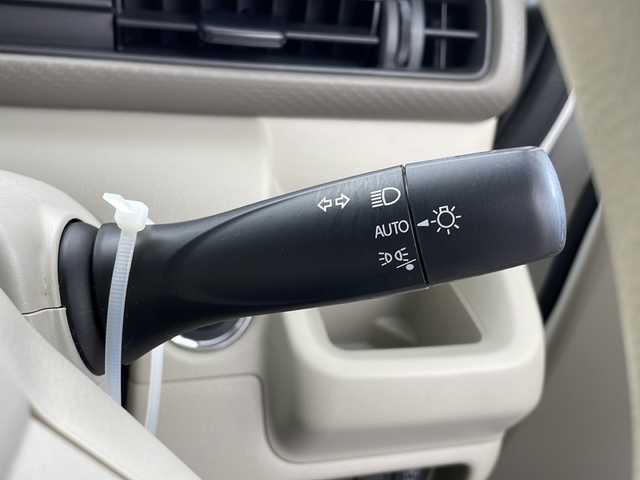 スズキ ワゴンＲ HYBRID FX 千葉県 2020(令2)年 2.3万km ピュアホワイトP セーフティサポート（予防安全技術）/・デュアルセンサーブレーキサポート/・誤発進抑制機能/・車線逸脱警報機能/・ふらつき警報機能/・先行車発進お知らせ機能/・ハイビームアシスト機能/・後退時ブレーキサポート/・後方誤発進抑制機能/・リアパーキングセンサー/社外メモリーナビ/・CD再生/・Bluetooth接続/スマートキー/リアコーナーセンサー/スマートキー/ドアバイザー/フロアマット/アイドリングストップ/オートエアコン/ETC