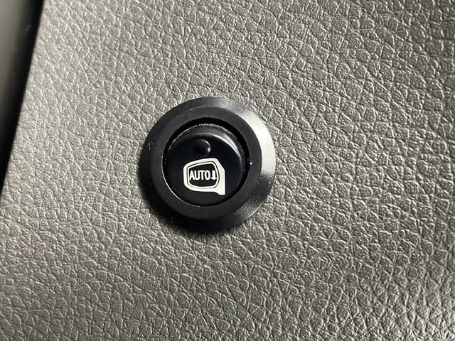 日産 キューブ 15X Vセレクション 岐阜県 2011(平23)年 13.4万km ビターショコラ 純正ナビ（MC311D-W）/Bluetooth/フルセグTVCD/DVD/AM/FM/SD/AUX/USB/ハロゲンライト/フォグランプ/オートライト/ECOMODE/スマートキー/プッシュスタート/純正フロアマット/純正ドアバイザー