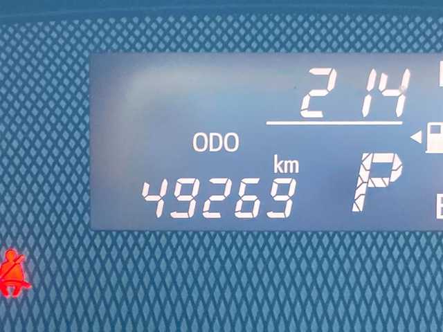 トヨタ シエンタ X 千葉県 2016(平28)年 5万km ホワイトパールクリスタルシャイン 純正メモリナビ/(TV BT FM AM)/バックカメラ/片側パワースライドドア/横滑り防止装置/ETC/アイドリングストップ/社外15インチAW/プッシュスタート/フロアマット/スペアキー/保証書