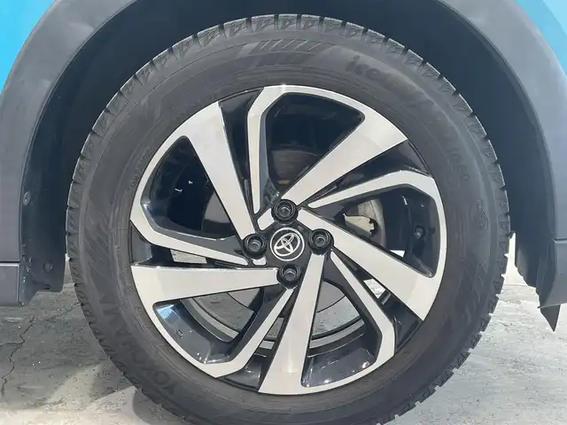 トヨタ ライズ Z 宮城県 2020(令2)年 7.6万km ブラックマイカメタリック/ターコイズブルーマイカメタリック 4WD/BMS/RCTA/トヨタセーフティーセンス/・プリクラッシュセーフティ/・レーダークルーズコントロール/・レーンキープアシスト/・誤発進抑制制御機能/・衝突軽減システム/・車線逸脱警報機能/純正ナビ/・Bluetooth/CD/DVD/・ビルドインETC/・バックモニター/・ドライブレコーダー/・TVキャンセラー/革巻きステアリング/シートヒーター（運転席/助手席）/プッシュスタート/・ステアリングスイッチ/純正LEDヘッドライト/・オートライト/・オートマチックハイビーム/純正アルミホイール