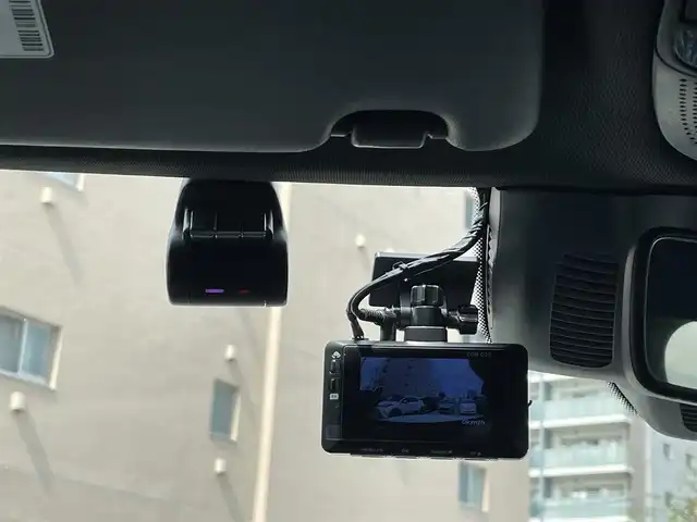 メルセデス・ベンツ Ｃ２２０ｄ 福島県 2018(平30)年 2.9万km ダイヤモンドホワイト 純正HDDナビ/（フルセグTV/Bluetooth/SD）/バックカメラ/ETC2.0/前後ドライブレコーダー/革シート/前席パワーシート/前席シートヒーター/レーダーセーフティーパッケージ/・アクティブディスタンスアシストディストロニック(全自動再発進機能付)/・アクティブステアリングアシスト/・アクティブレーンチェンジングアシスト/・アクティブエマージェンシーストップアシスト/・アクティブブレーキアシスト(歩行者/飛び出し検知機能付)/・PRE-SAFEインパルス(前面衝突被害軽減機能)/・アクティブブラインドスポットアシスト/・アクティブレーンキーピングアシスト/・リアCPA(被害軽減ブレーキ付後方衝突警告システム)/・トラフィックサインアシスト/純正18インチアルミホイール/純正LEDヘッドライト/スマートキー/スペアキー1本/保証書/取扱説明書