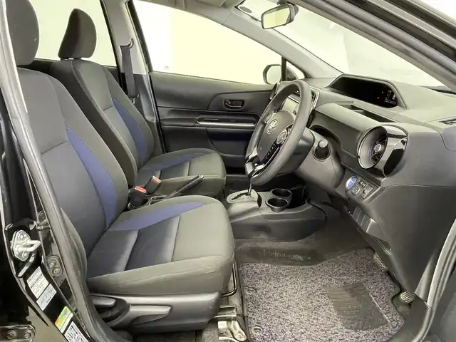 トヨタ アクア S 群馬県 2020(令2)年 4.5万km ブラックマイカ 社外７インチナビ　バックカメラ　ＬＥＤライト　ヘッドライトレベライザー　ステアリングリモコン　スマートキー　プッシュスタート　ドライブレコーダー　ＥＴＣ　電動格納ミラー　横滑り防止装置　禁煙車