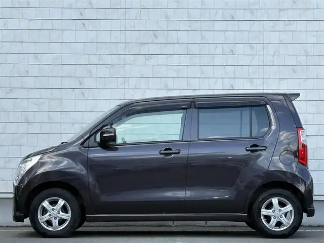 スズキ ワゴンＲ FX－LTD 岩手県 2013(平25)年 2.4万km アーバンブラウンパールメタリック 禁煙車/4WD/ワンオーナー/純正オーディオ/→CD/FM/AM/AUX/運転席シートヒーター/〇プッシュスタート/〇電動格納ミラー/〇ウィンカーミラー/〇シガーソケット/〇ドアバイザー/〇フロアマット/〇スマートキー/夏タイヤ純正AW車載