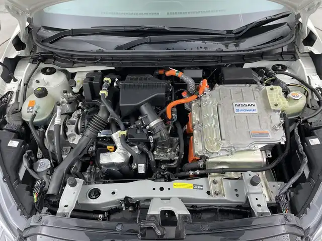 日産 キックス X ツートーンインテリアED 三重県 2021(令3)年 4.7万km ブリリアントホワイトパール/ピュアブラック 2トーン /禁煙車//純正9インチナビ//全方位カメラ//シートヒーター//デジタルインナーミラー//プロパイロット//レーダークルーズコントロール//オートハイビーム//ETC//ステアリングスイッチ//コーナーセンサー