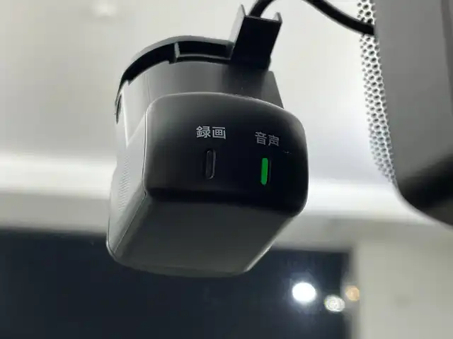 日産 キックス X ツートーンインテリアED 三重県 2021(令3)年 4.7万km ブリリアントホワイトパール/ピュアブラック 2トーン /禁煙車//純正9インチナビ//全方位カメラ//シートヒーター//デジタルインナーミラー//プロパイロット//レーダークルーズコントロール//オートハイビーム//ETC//ステアリングスイッチ//コーナーセンサー