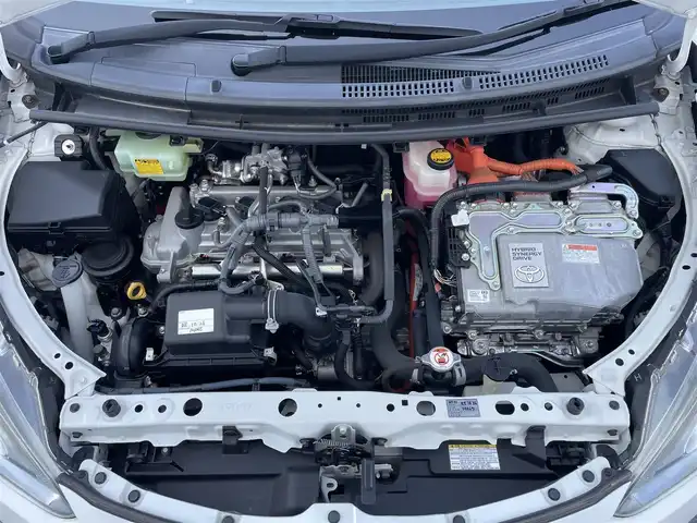 トヨタ アクア S スタイルブラック 滋賀県 2016(平28)年 1.7万km ライムホワイトパールクリスタルシャイン 純正SDナビ/・AM/FM/・CD/DVD/SD/・Bluetooth/・フルセグTV/バックカメラ/ステアリングスイッチ/革巻きステアリング/オートマチックヘッドライト/LEDヘッドライト/フォグランプ/プリクラッシュセーフティ/レーンキープアシスト/オートハイビーム/コーナーセンサー/電動格納ミラー/ドアバイザー/純正15インチアルミホイール