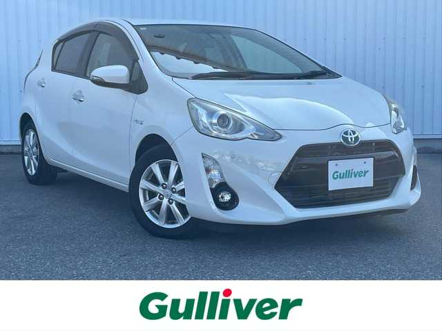 トヨタ アクア S スタイルブラック 滋賀県 2016(平28)年 1.7万km ライムホワイトパールクリスタルシャイン 純正SDナビ/・AM/FM/・CD/DVD/SD/・Bluetooth/・フルセグTV/バックカメラ/ステアリングスイッチ/革巻きステアリング/オートマチックヘッドライト/LEDヘッドライト/フォグランプ/プリクラッシュセーフティ/レーンキープアシスト/オートハイビーム/コーナーセンサー/電動格納ミラー/ドアバイザー/純正15インチアルミホイール