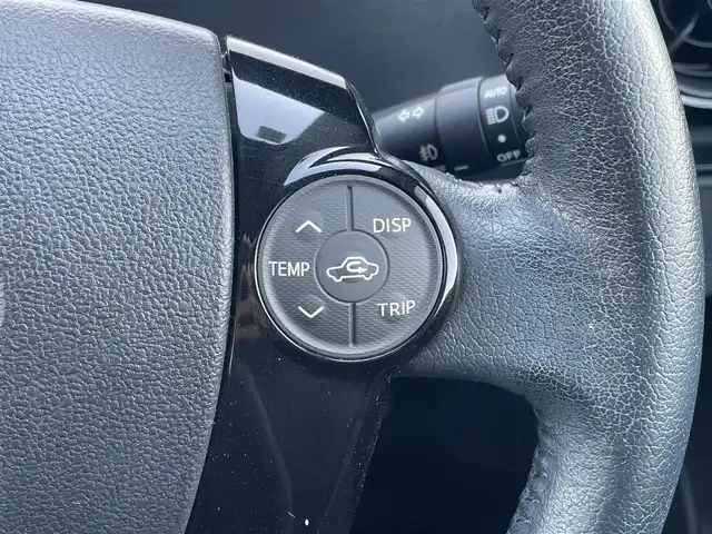 トヨタ アクア S スタイルブラック 滋賀県 2016(平28)年 1.7万km ライムホワイトパールクリスタルシャイン 純正SDナビ/・AM/FM/・CD/DVD/SD/・Bluetooth/・フルセグTV/バックカメラ/ステアリングスイッチ/革巻きステアリング/オートマチックヘッドライト/LEDヘッドライト/フォグランプ/プリクラッシュセーフティ/レーンキープアシスト/オートハイビーム/コーナーセンサー/電動格納ミラー/ドアバイザー/純正15インチアルミホイール