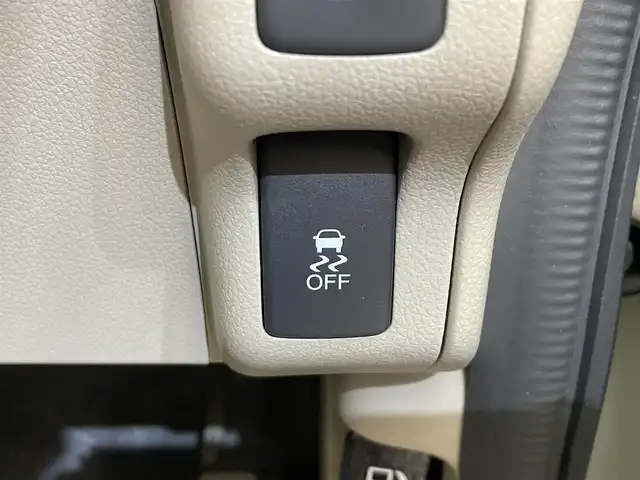 ホンダ Ｎ ＢＯＸ G 岩手県 2015(平27)年 8.7万km プレミアムホワイトパールⅡ ４WD/横滑り防止装置/アイドリングストップ/前席シートヒーター/ヒーテッドドアミラー/純正ナビ/Bluetoothオーディオ接続/ワンセグTV/ETC/ヒルスタートアシスト機能/フロントベンチシート/チップアップリアシート/オートエアコン/スマートキーシステム/ヘッドライトレベライザー/14インチアルミホイール/純正フロアマット