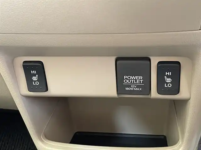 ホンダ Ｎ ＢＯＸ G 岩手県 2015(平27)年 8.7万km プレミアムホワイトパールⅡ ４WD/横滑り防止装置/アイドリングストップ/前席シートヒーター/ヒーテッドドアミラー/純正ナビ/Bluetoothオーディオ接続/ワンセグTV/ETC/ヒルスタートアシスト機能/フロントベンチシート/チップアップリアシート/オートエアコン/スマートキーシステム/ヘッドライトレベライザー/14インチアルミホイール/純正フロアマット