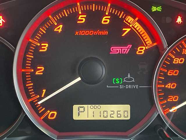 スバル インプレッサ ＷＲＸ STI A－Line 千葉県 2010(平22)年 11.1万km サテンホワイトパール 禁煙車/レザーシート/前席パワーシート/前席シートヒーター/パドルシフト/クルーズコントロール/HIDヘッドライト/HKSマフラー/RAYSアルミホイール/スマートキー/スペアキー