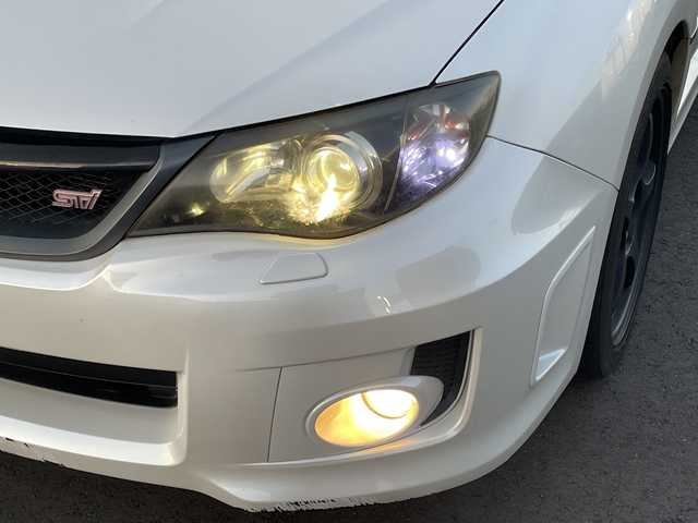 スバル インプレッサ ＷＲＸ STI A－Line 千葉県 2010(平22)年 11.1万km サテンホワイトパール 禁煙車/レザーシート/前席パワーシート/前席シートヒーター/パドルシフト/クルーズコントロール/HIDヘッドライト/HKSマフラー/RAYSアルミホイール/スマートキー/スペアキー