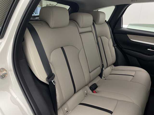 マツダ ＣＸ－６０ XD Lパッケージ 宮崎県 2023(令5)年 3.3万km ロジウムホワイトプレミアムメタリック 禁煙車/衝突被害軽減ブレーキ/純正12.3型ディスプレイオーディオ/（スマホ連携/USB/Bluetooth/FMAM）/純正バックカメラ/純正ドライブレコーダー/純正ETC/純正LEDオートライト/純正20インチアルミ/純正フロアマット/ホワイトレザーシート/全方位モニター/アダプティブクルーズコントロール/レーンディパーチャーアラート/ヘッドアップディスプレイ/クリアランスソナー/電子パーキング/オートホールド/前席パワーシート/シートヒーター/パワーチルトステアリング/ステアリングヒーター/パワーバックドア/デュアルオートエアコン/パドルシフト/本革巻ハンドル/スマートキー/プッシュエンジンスタート/スペアキー/新車時保証書/取扱い説明書