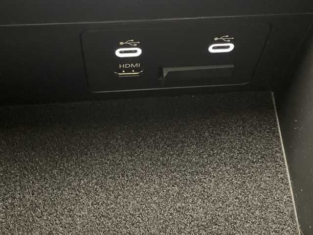 マツダ ＣＸ－６０ XD Lパッケージ 宮崎県 2023(令5)年 3.3万km ロジウムホワイトプレミアムメタリック 禁煙車/衝突被害軽減ブレーキ/純正12.3型ディスプレイオーディオ/（スマホ連携/USB/Bluetooth/FMAM）/純正バックカメラ/純正ドライブレコーダー/純正ETC/純正LEDオートライト/純正20インチアルミ/純正フロアマット/ホワイトレザーシート/全方位モニター/アダプティブクルーズコントロール/レーンディパーチャーアラート/ヘッドアップディスプレイ/クリアランスソナー/電子パーキング/オートホールド/前席パワーシート/シートヒーター/パワーチルトステアリング/ステアリングヒーター/パワーバックドア/デュアルオートエアコン/パドルシフト/本革巻ハンドル/スマートキー/プッシュエンジンスタート/スペアキー/新車時保証書/取扱い説明書