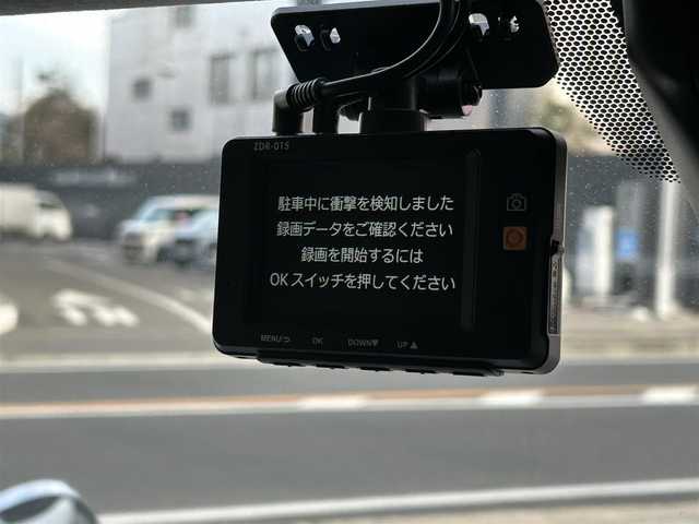 トヨタ ハイエース GL 京都府 2023(令5)年 3.3万km ホワイトパールクリスタルシャイン  ワンオーナー/ JAOSフロントスキッドバー/ JAOSフェンダーガーニッシュ/ JAOSリアスキッドバー/ JAOS16インチAW/ TOYO H20 ホワイトレター/ ベットキット/ 片側パワースライドドア/ 11インチ社外ナビ/　・フルセグTV/　・CD/DVD再生/　・BTオーディオ/　・HDMI/　・全方位カメラ/ 衝突軽減ブレーキ/ オートハイビーム/ デジタルインナーミラー/ 社外前後ドライブレコーダー/ ETC/ LEDヘッドライト/ フォグライト/ F/Rソナー