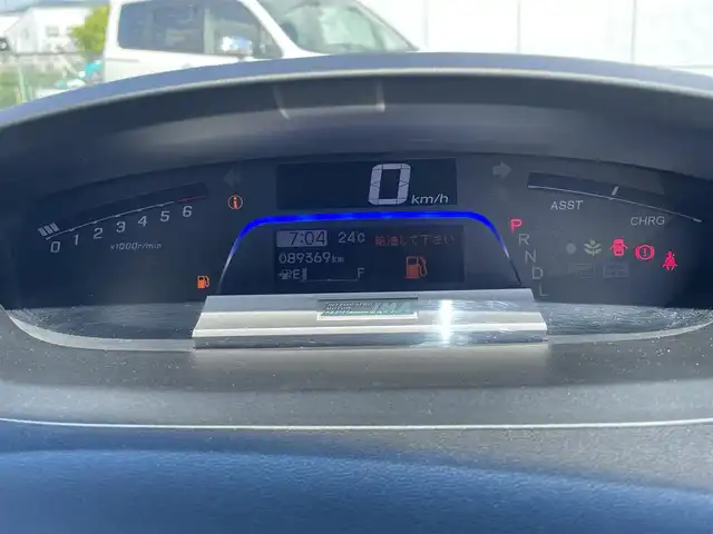 ホンダ フリード スパイク ハイブリット ジャストセレクション 神奈川県 2014(平26)年 9万km ホワイトオーキッドパール (株)IDOMが運営する【じしゃロン秦野店】の自社ローン専用車両になります。こちらは現金またはオートローンご利用時の価格です。自社ローンご希望の方は別途その旨お申付け下さい/純正SDナビ/CD/DVD/Bluetooth/地デジTV/バックカメラ/ETC/両側パワースライドドア/クルーズコントロール/スマートキー×2/純正フリップダウンモニター/横スベり防止機能/純正ホイールキャップ