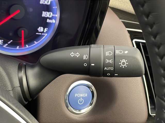 トヨタ クラウン ハイブリッド G 新潟県 2019(平31)年 0.2万km プレシャスシルバー 純正ナビ/フルセグTV/Bluetooth/CD/DVD/USB/アラウンドビューモニター/ビルトインETC２．０/ドライブレコーダー/パドルシフト/前席シートヒーター/ガラスルーフ/ブラインドスポットモニター/クリアランスソナー/クルーズコントロール/トヨタセーフティーセンス/LEDヘッドライト/純正アルミホイール/純正フロアマット/スペアキー１本