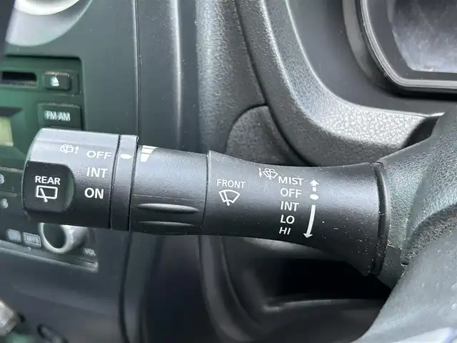 日産 ノート X 千葉県 2017(平29)年 6.6万km ブリリアントホワイトパール 純正オーディオ/ (AM/FM/CD/AUX)/インテリジェントエマージェンシーブレーキ/レーンキープアシスト/インテリジェントルームミラー/前後コーナーセンサー/プッシュエンジンスタート/スマートキー/アイドリングストップ/オートライト/ヘッドライトレベライザー/ウィンカー付き電動格納ミラー/ドアバイザー/純正フロアマット