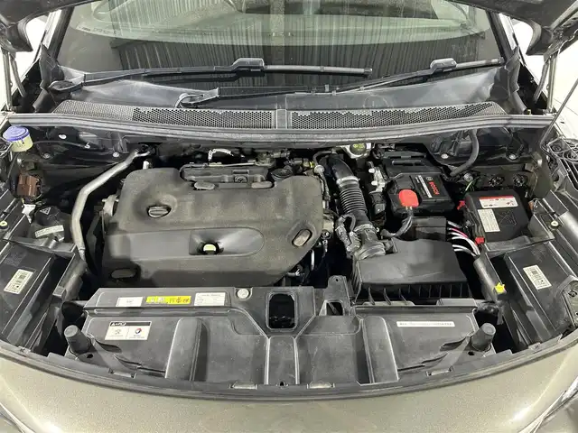 プジョー ５００８ GT ブルーHDi 佐賀県 2019(令1)年 7.7万km アマゾナイトグレー 純正9.2インチディプレイオーディオ/ＡＭ/ＦＭ/Bluetooth/サンルーフ/バック・フロントカメラ/クルーズコントロール(追従あり)/前後ドライブレコーダー/衝突被害軽減システム/ブラインドスポットモニター/レーンアシスト/パワーバックドア/パワーシート/シートメモリ/シートヒーター/ダウンヒルアシストコントロール/ルーフレール/ETC/LEDヘッドライト/フォグランプ/オートエアコン/盗難防止装置/横滑り防止装置/車線逸脱警報/オートライト/オートマチックハイビーム/スマートキー/スペアキー有/プッシュスタート/純正フロアマット/純正18インチアルミホイール	/パドルシフト/電子パーキング/ステアリングスイッチ/電動格納ミラー/コーナーセンサー