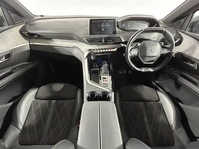 プジョー ５００８ GT ブルーHDi 佐賀県 2019(令1)年 7.7万km アマゾナイトグレー 純正9.2インチディプレイオーディオ/ＡＭ/ＦＭ/Bluetooth/サンルーフ/バック・フロントカメラ/クルーズコントロール(追従あり)/前後ドライブレコーダー/衝突被害軽減システム/ブラインドスポットモニター/レーンアシスト/パワーバックドア/パワーシート/シートメモリ/シートヒーター/ダウンヒルアシストコントロール/ルーフレール/ETC/LEDヘッドライト/フォグランプ/オートエアコン/盗難防止装置/横滑り防止装置/車線逸脱警報/オートライト/オートマチックハイビーム/スマートキー/スペアキー有/プッシュスタート/純正フロアマット/純正18インチアルミホイール	/パドルシフト/電子パーキング/ステアリングスイッチ/電動格納ミラー/コーナーセンサー