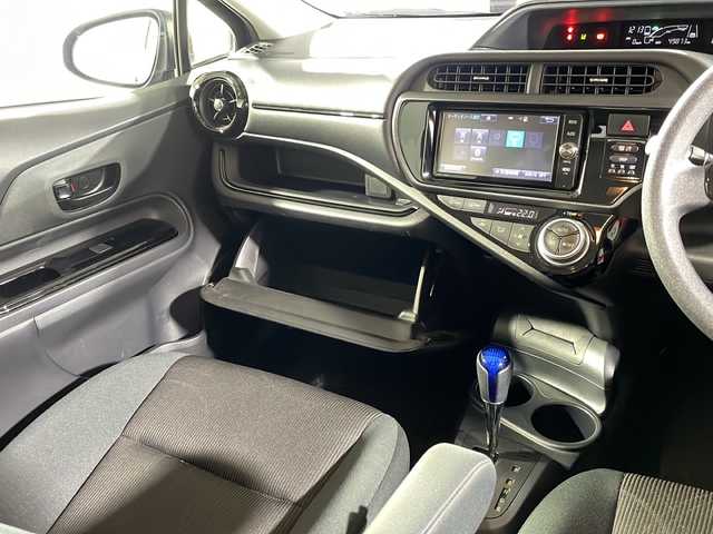 トヨタ アクア S スタイルブラック 福岡県 2017(平29)年 5万km ダークブルーマイカ 純正ナビ/Bluetooth/ワンセグ/シートヒーター(運転席+助手席)/前方ドライブレコーダー/衝突被害軽減システム/横滑り防止装置/レーンキープアシスト/Wエアバッグ/ETC/純正アルミホイール/純正フロアマット/バックカメラ/nanoe/スペアキー/スマートキー/プッシュスタート/AAC