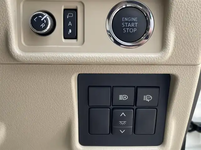 トヨタ ランドクルーザー プラド TX Lパッケージ マットブラED 群馬県 2023(令5)年 3.6万km ホワイトパールクリスタルシャイン ワンオーナー/7人乗り/4WD/寒冷地仕様/ディーラー純正SDナビ/（CD/DVD/HDMI/Bluetooth/フルセグ）/バックカメラ/トヨタセーフティセンス/・プリクラッシュセーフティ/・レーダークルーズコントロール/・レーンディパーチャーアラート/・オートマチックハイビーム/・先行車発進告知機能/サンルーフ/ベージュレザーシート/プッシュスタート/前後ドライブレコーダー/ビルトインETC/オートエアコン/前席パワーシート/エアーシート/全席シートヒーター/ウッドコンビパネル/ステアリングスイッチ/社外フロアマット/純正18インチAW/F/Rコーナーセンサー/ルーフレール/LED/スペアキー×1/保証証/取説