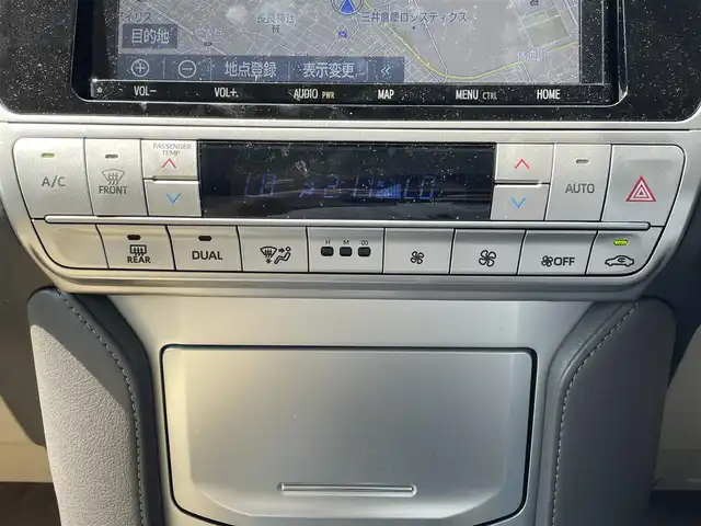 トヨタ ランドクルーザー プラド TX Lパッケージ マットブラED 群馬県 2023(令5)年 3.6万km ホワイトパールクリスタルシャイン ワンオーナー/7人乗り/4WD/寒冷地仕様/ディーラー純正SDナビ/（CD/DVD/HDMI/Bluetooth/フルセグ）/バックカメラ/トヨタセーフティセンス/・プリクラッシュセーフティ/・レーダークルーズコントロール/・レーンディパーチャーアラート/・オートマチックハイビーム/・先行車発進告知機能/サンルーフ/ベージュレザーシート/プッシュスタート/前後ドライブレコーダー/ビルトインETC/オートエアコン/前席パワーシート/エアーシート/全席シートヒーター/ウッドコンビパネル/ステアリングスイッチ/社外フロアマット/純正18インチAW/F/Rコーナーセンサー/ルーフレール/LED/スペアキー×1/保証証/取説